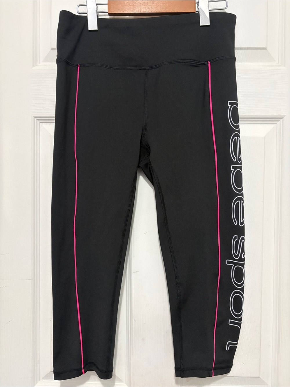BEBE SPORT Black 3/4 Logo Leggings with Hot Pink and Coral Piping